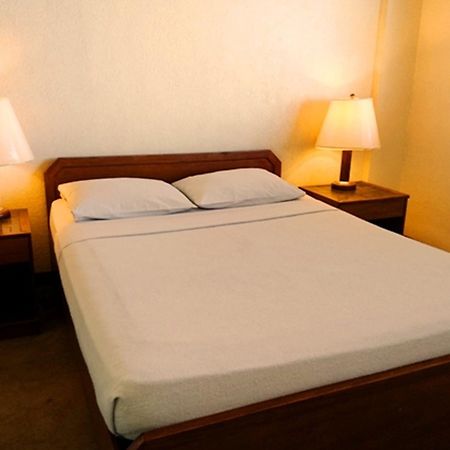 Amorsolo Mansion Hotel Makati City Extérieur photo