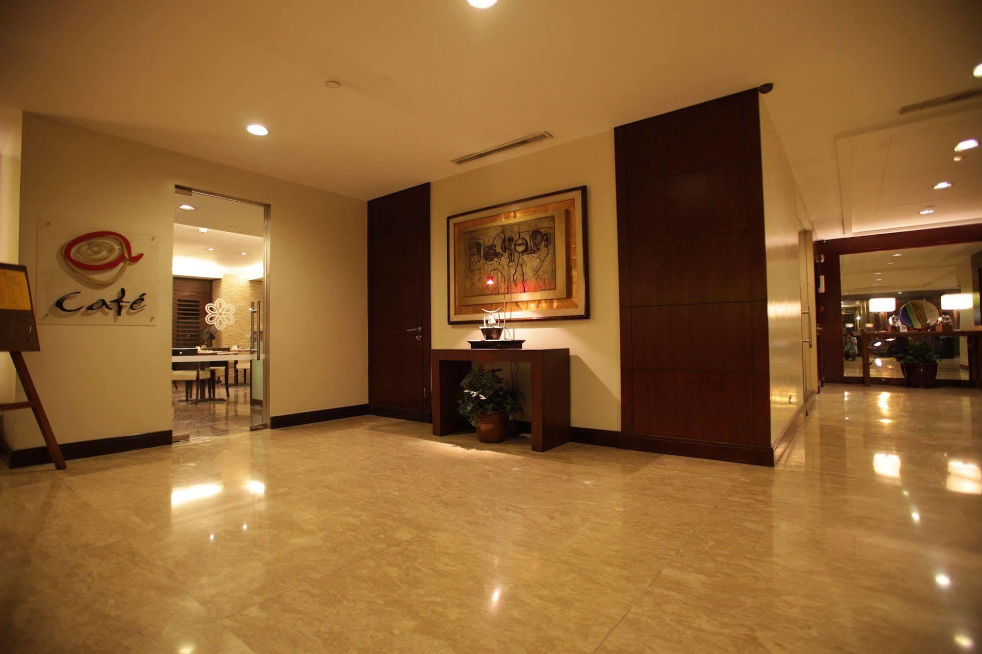 Amorsolo Mansion Hotel Makati City Extérieur photo